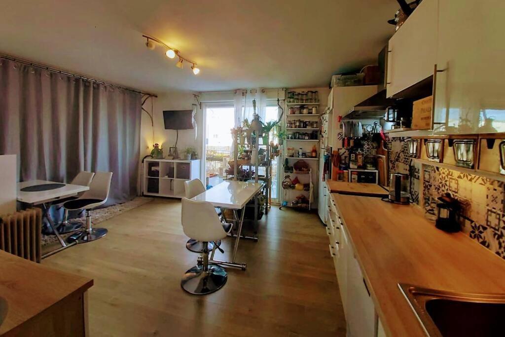T2 Cosy A La Plage, Terrasse Vue Sur Mer Et Parking Privatif Narbonne Exterior photo